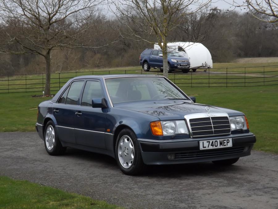  Mercedes-Benz 500E (W124) 1993 года  (фото 1 из 21)